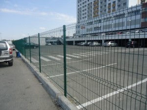 Забор металлический 3Д Ф3мм панель 1530х2500мм зеленый 6005 4Р